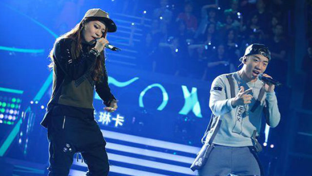 《中国新歌声》低调组合演唱《夜空中最亮的星》旋律优美,太动听了!