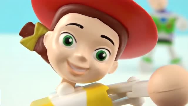 玩具益趣园: 小猪佩奇的新玩具,而且还是个会跳舞的漂亮娃娃哦