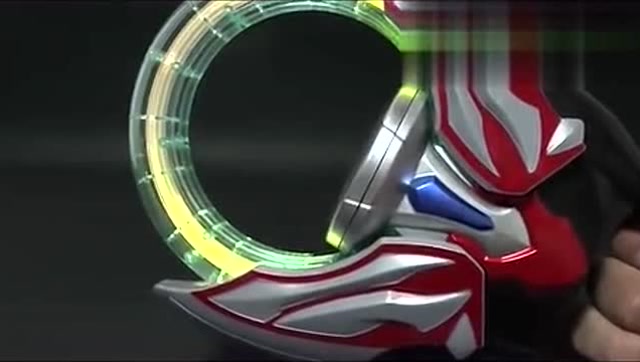 《欧布奥特曼》佐菲 希卡利合体变身!