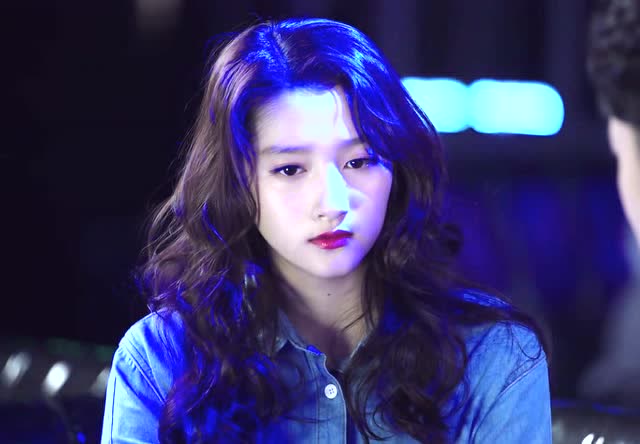 极光之恋:关晓彤还是放不下马克,只希望和何华皓友情长久!