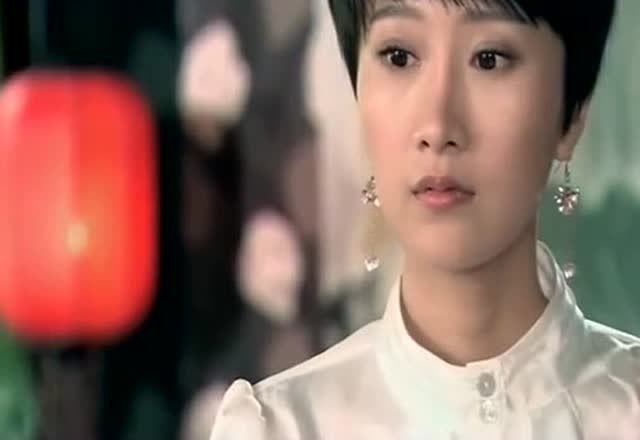 云朵要和林晓黎结婚,林晓黎觉得云朵在耍她