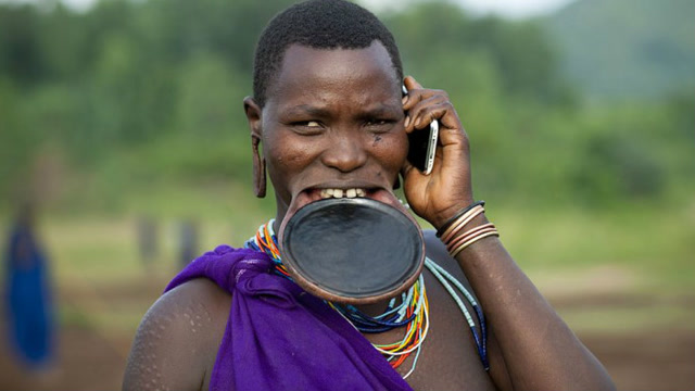 不可思议的"唇盘族",唇盘越大嫁妆越多,接吻吃饭怎么办?