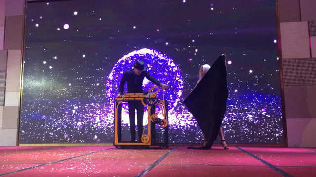 发现更多有趣 腰斩魔术师