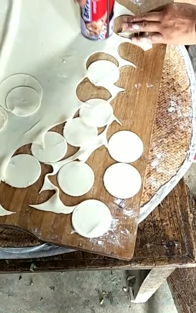 第一次见这样弄饺子皮,这方法看着不错