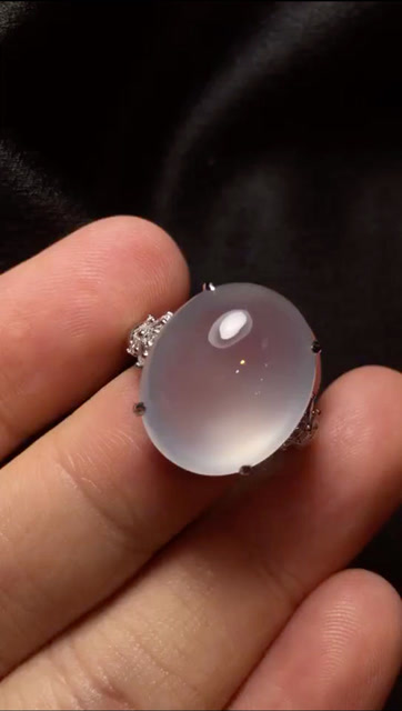 高冰透明的翡翠