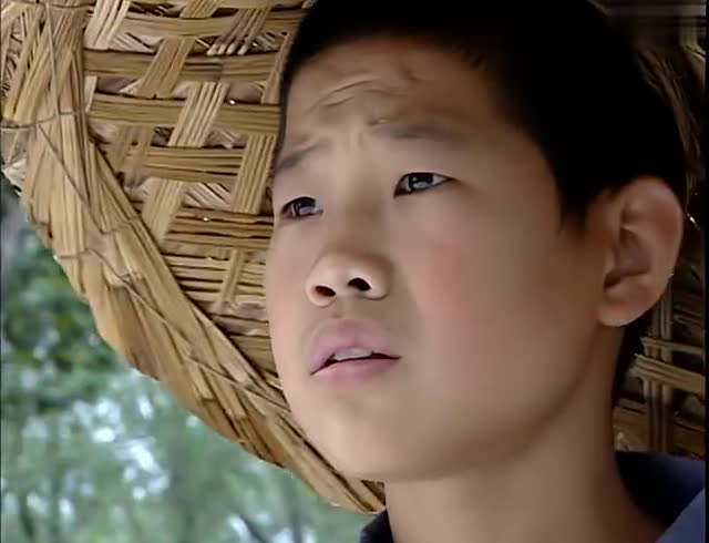 小兵张嘎:嘎子向奶奶告别后踏上报仇路途,结果在半路上遇到了他