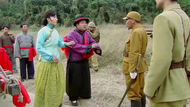 鬼子抢亲欺负新娘子,没想到这姑娘是个真汉子!