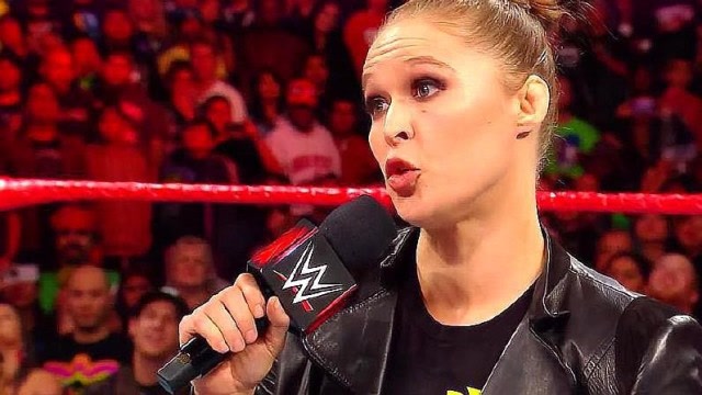 wwe:隆达罗西被老板女儿叫上台,老板女儿居然深情道歉