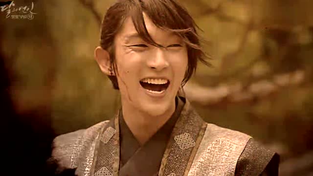 步步惊心丽:王银新婚,众人都欢聚一堂,解树为何慌乱离去?