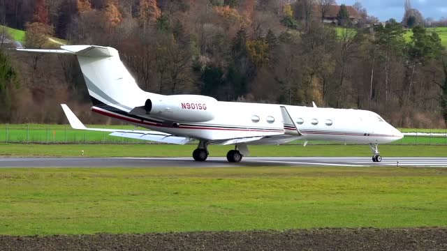 在伯尔尼湾流v n901sg起飞