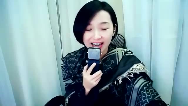 乡村爱情演员梁红,翻唱dj版《我们不一样》,让人忍不住多听几遍