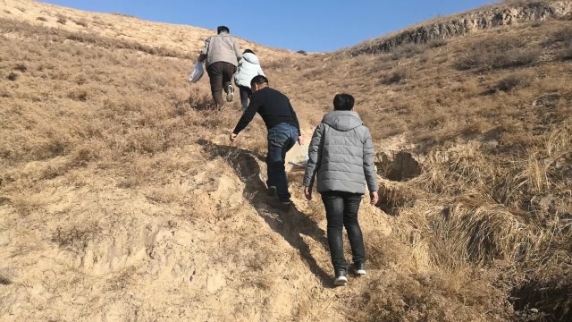 会宁飞越梦想大年三十上坟