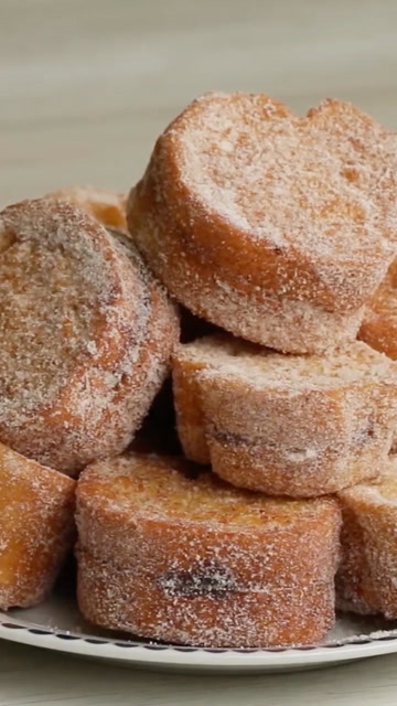 巧克力夹心香脆面包 面包煎一下嘎嘣脆 一口吃到里面浓浓巧克力