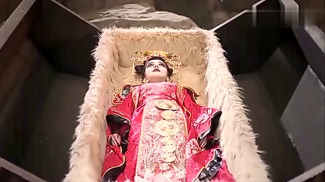 小伙为了得到王位,没想到把公主封在棺材内,成了活女尸