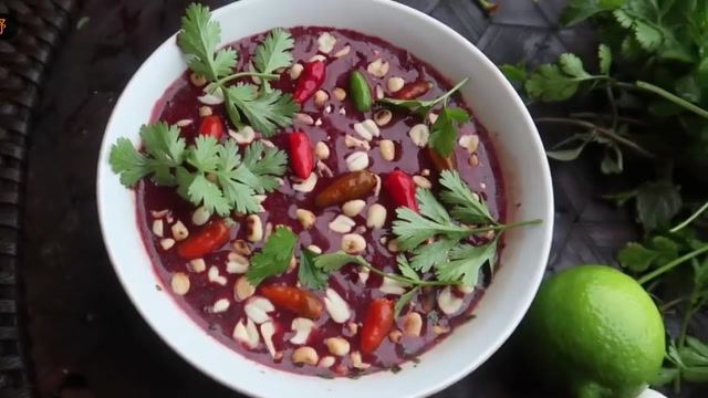 奇特的饮食风俗:鱼血比鱼肉还要受欢迎,一碗生鱼血就是最好下酒菜