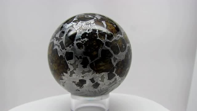 天外来物,抛光的陨石球体