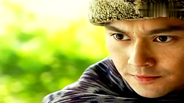 大侠不忍心伤害恩人的女儿,怎料对方是狠角色,直接一剑穿心