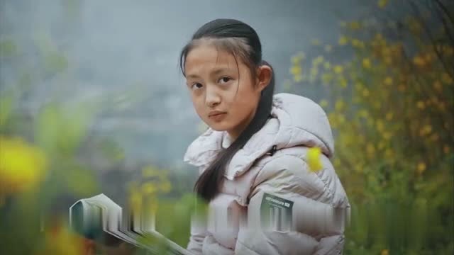 12岁女孩节目中落泪,得知原因惹人泪目,果然是可怜的农村女孩