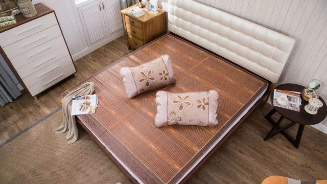 夏天睡凉席还热,家里常见的这种东西撒一点,比开空调还凉快