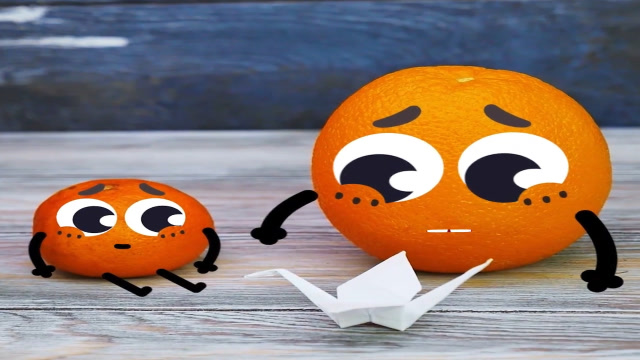 搞笑水果:橙子爸爸教导小橙子折纸鹤,下一秒它却大吃一惊!