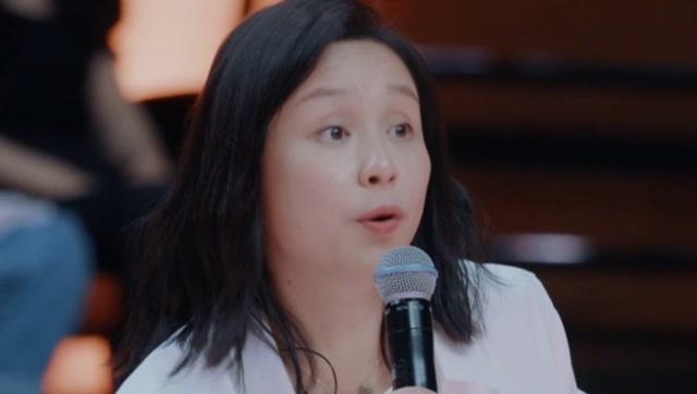 龙丹妮点评《遇见》不好唱是挑战,全场气氛瞬间凝重!