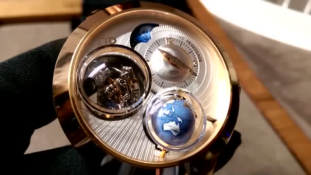 芝柏地球仪三轴陀飞轮腕表,世界上第一个融合两项复杂功能的名表