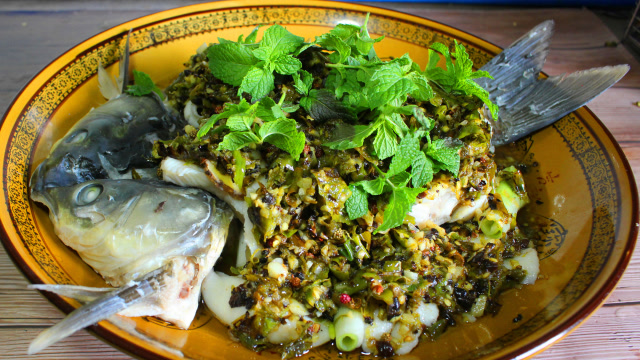 大厨教你一道重庆江湖菜"烧椒鱼",麻辣过瘾,鲜香好吃又简单