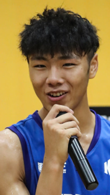 中远投稳且准!最年轻的路人王卫冕冠军,20岁小将陈泽文!