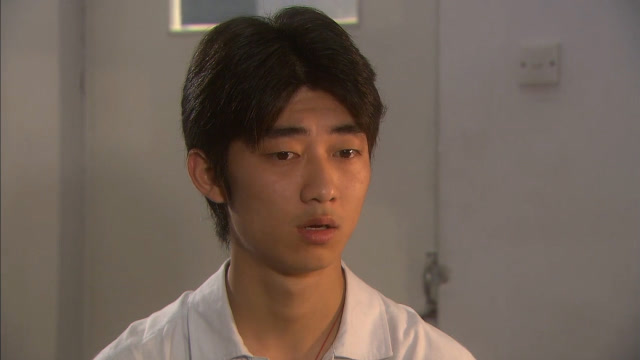 告别高三:钟浩想调换专业可费用就达到了两万