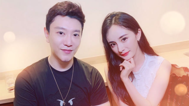 杨幂"新男友"现身?狂追幂幂两年接连晒合照大胆示爱引网友猜测