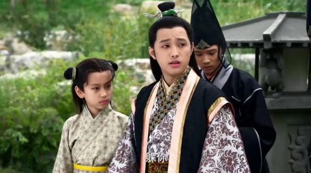 芈月传:公子公主们在河边玩的不亦乐乎,赢通和赢荡发生口角