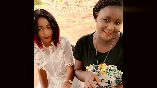 给非洲小姐姐瑞秋买个手机,第一次用智能机,都不知道怎么打开