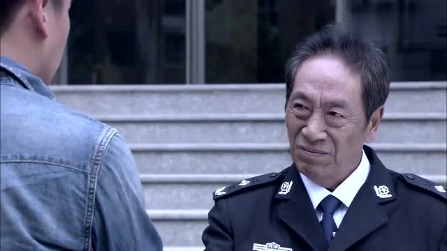 太感人了,卧底警察完成任务凯旋,局长还是第一次见真人呢