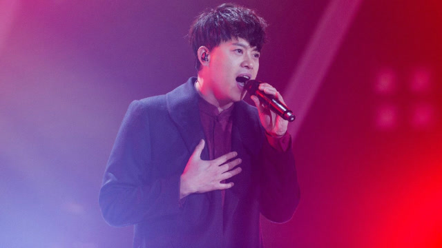 《中国好声音》最牛学员,开口仅仅唱了一句,就引得导师纷纷转身