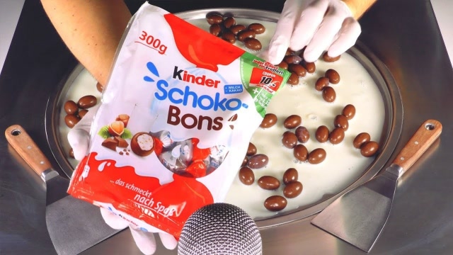 使用麦丽素制作美味的炒冰淇淋,你想品尝吗?一起来见识下!