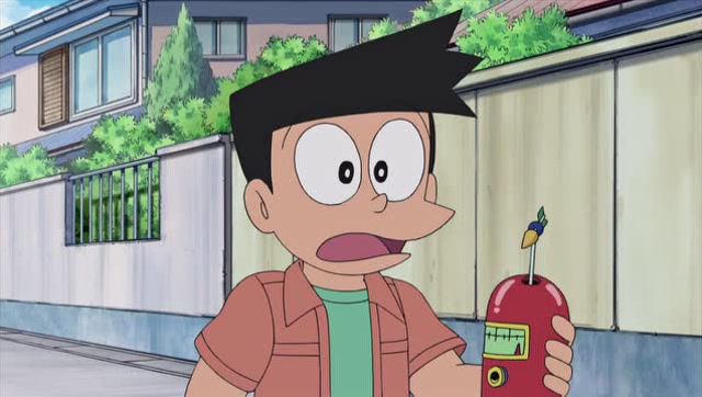 哆啦a梦 :小夫拿球砸向胖虎