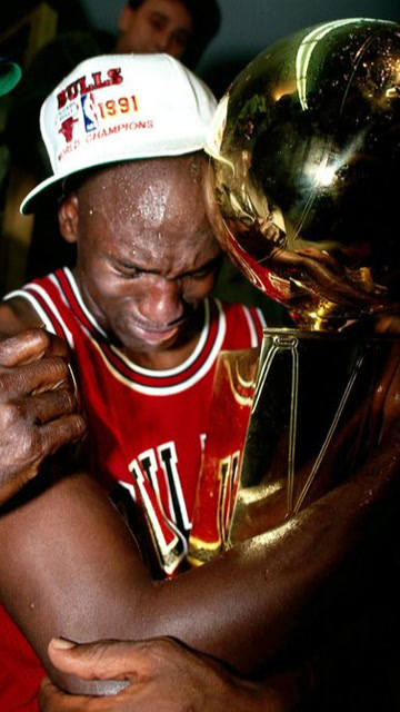 乔丹纪录片:乔丹首次进军总决赛,公牛全队疯狂庆祝!