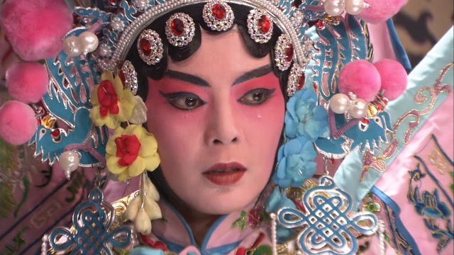 铁血独立营13:筱玉花表演讽刺日军,鬼谷大发雷霆,弱女子也有中国风骨!