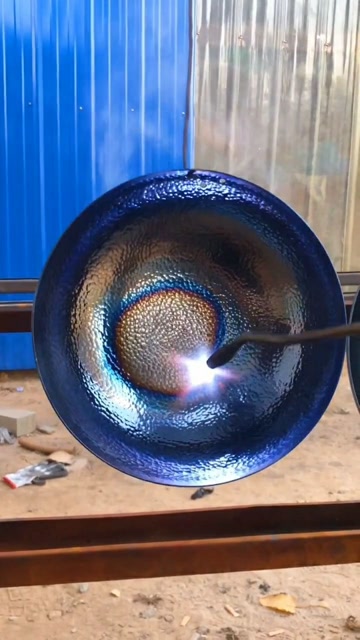 木柄铁锅高温烤蓝开锅,没有涂层更加养生健康