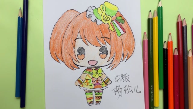 q萌宝宝版的菲梦少女杨松儿长这样哦鲜花裙子装扮好可爱呀