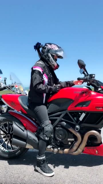 杜卡迪女骑士,一个字"帅"!