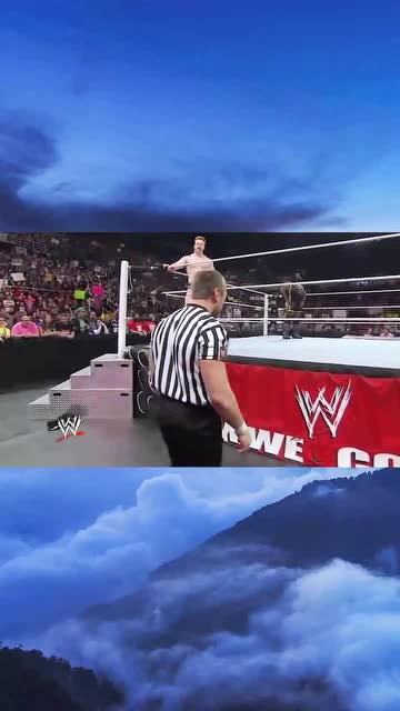 wwe:大白鲨辱骂裁判,裁判可不是个好惹的主,大白鲨被打惨了!