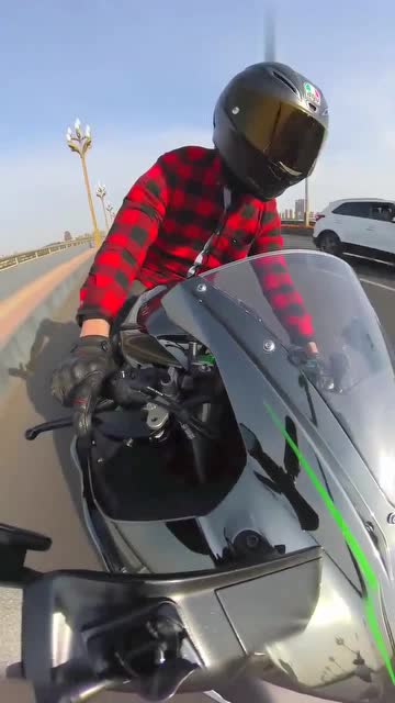 机车村长驾驶川崎h2的视角,帅的简直没话说!