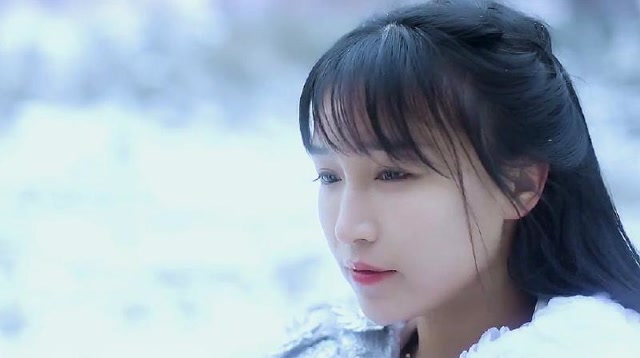 李子柒自制抹胸纱裙美出天际!网友瞬间沸腾了!老外彻底 沦陷