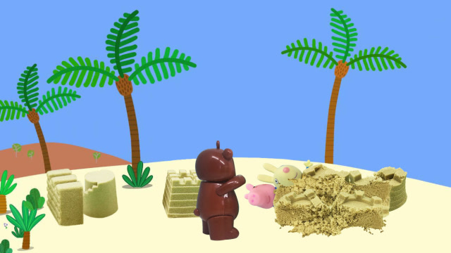 捣蛋熊搭了一个超大沙堡,可它一点也不坚固,一碰就倒