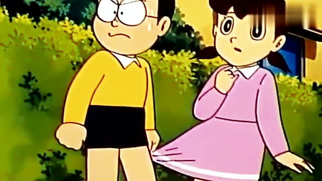 哆啦a梦大雄保护静香躲避骑车静香的裙子被刮破了