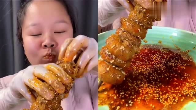 美女"极限挑战",超大"魔鬼变态"爆辣羊脑,真替她嘴疼!