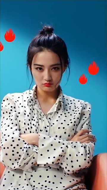 梁洁和徐璐的风格看起来挺像的,你们更喜欢谁呢?