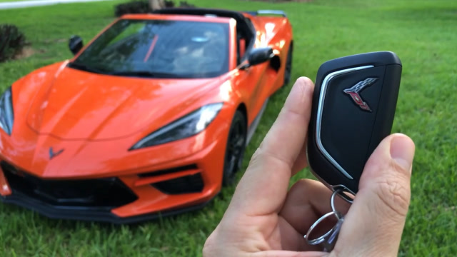 按下2020款雪佛兰科尔维特c8钥匙,坐进驾驶室那刻,才是心动开始