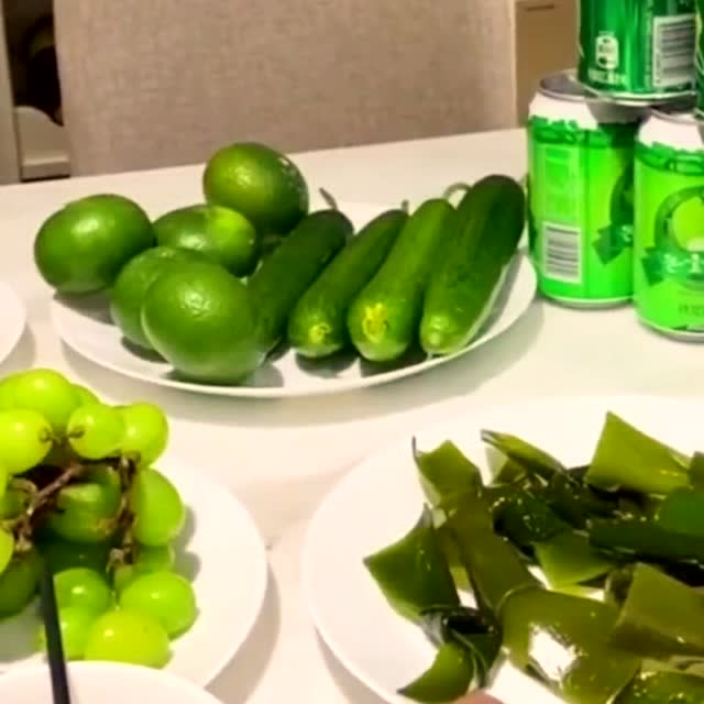 想要生活过得去,餐桌上必须带点儿绿,媳妇做的这顿饭真是丰盛了
